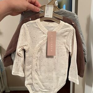 NWT chick pea Kids Neutral Ribbed Bodysuit - 3-6M